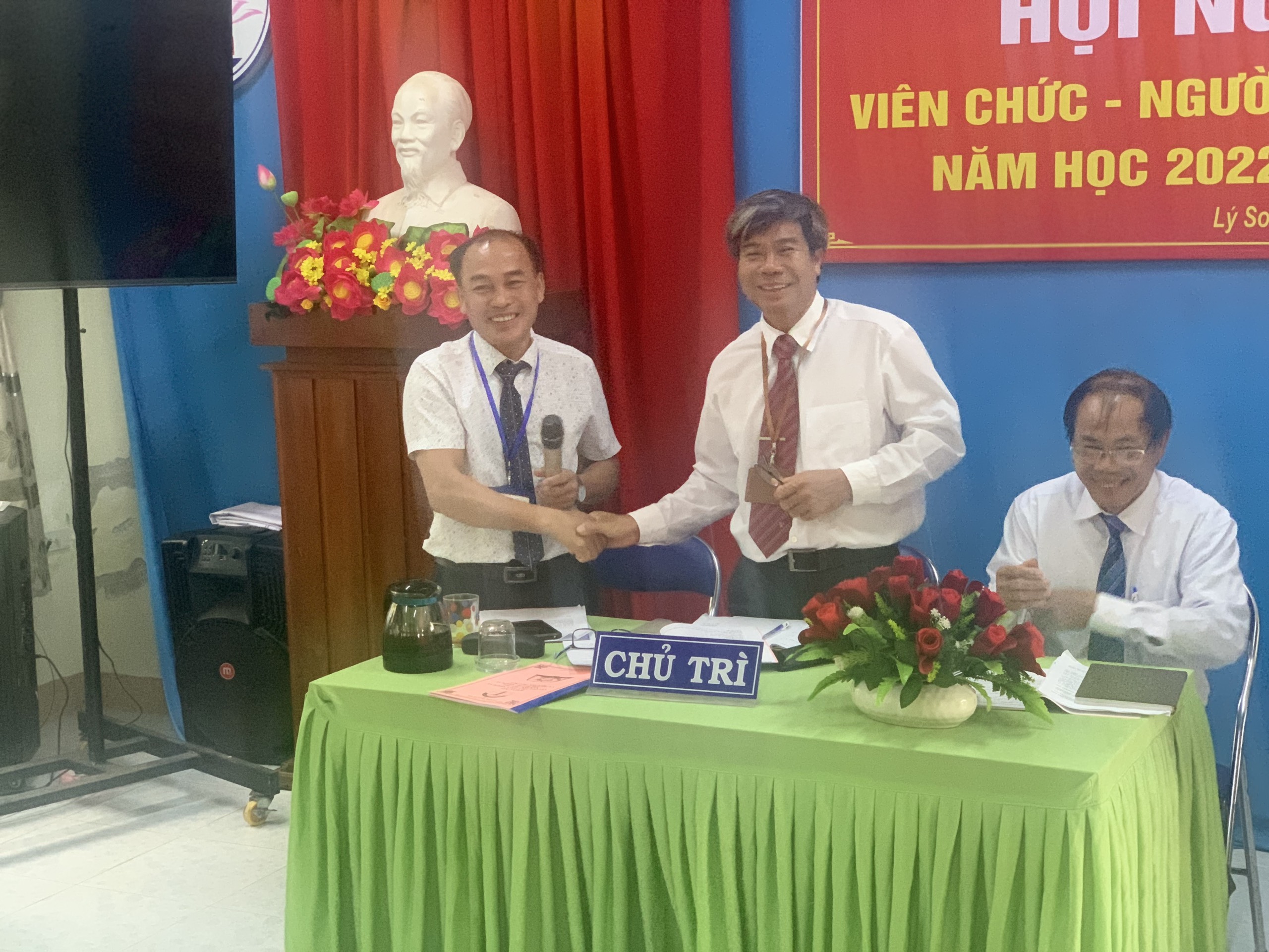 HỘI NGHỊ VIÊN CHỨC- NGƯỜI LAO ĐỘNG NĂM HỌC 2022-2023