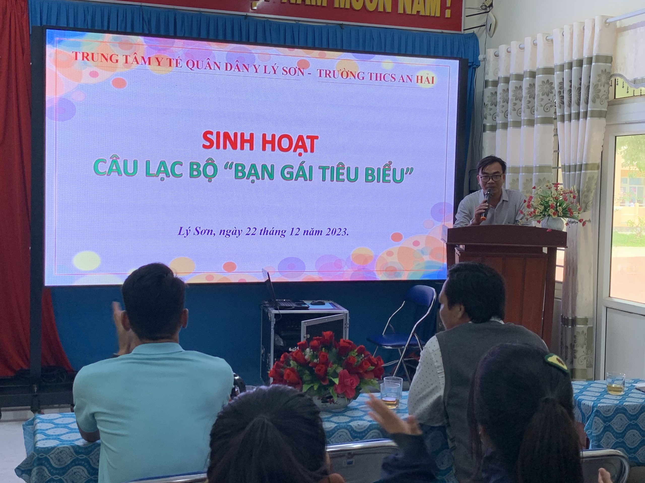 SINH HOẠT CÂU LẠC BỘ “BẠN GÁI TIÊU BIỂU”